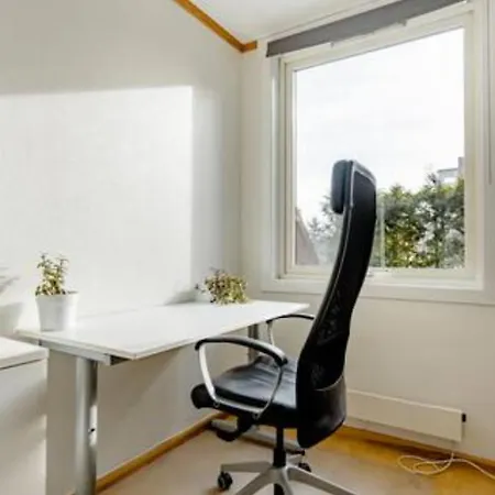 Kemping Calm And Tidy In Apartment, 14min Train Ride To Center