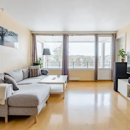 Campsite Calm And Tidy In Apartment, 14min Train Ride To Center *