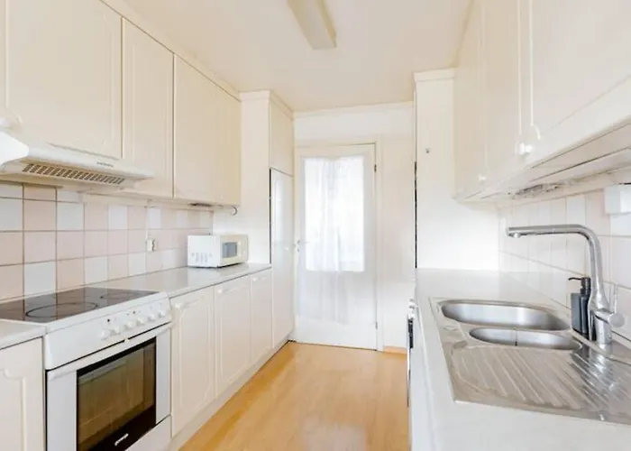אתר קמפינג Calm And Tidy In Apartment, 14min Train Ride To Center אוסלו