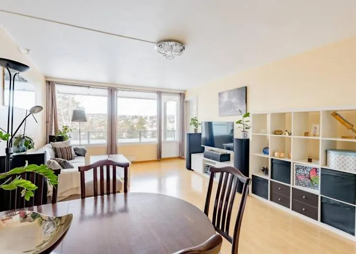 Calm And Tidy In Apartment, 14min Train Ride To Center אתר קמפינג